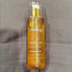 Oliology | Vanilla Almond Body Oil | 6 fl oz